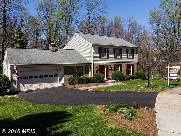 3rd image of 10702 Deneale Pl