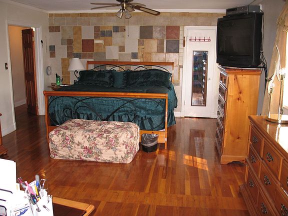 4th image of 408 S Beechfield Ave