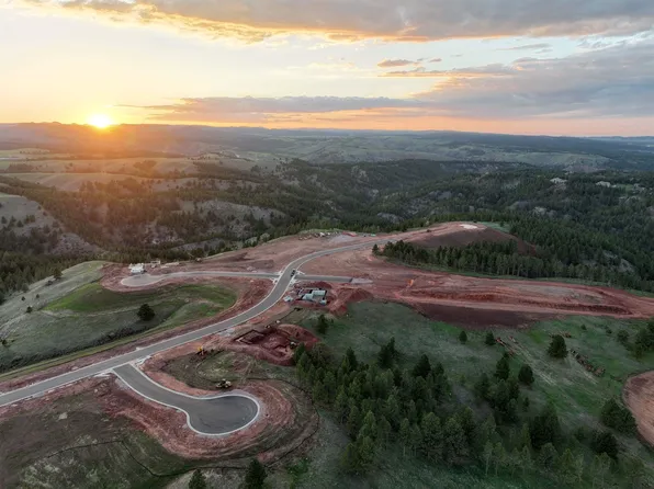 5545 Cloud Peak Dr, Rapid City, SD 57702