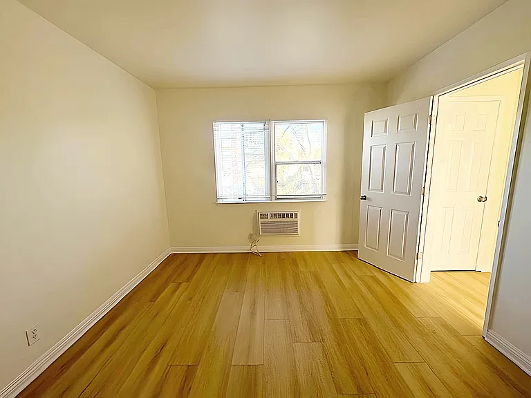 6406 Roble Ave #10 — Photo 7