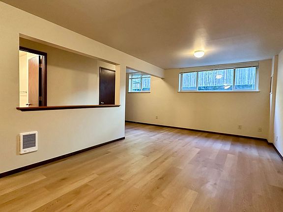 4th image of 3200 NE 140th St APT 17