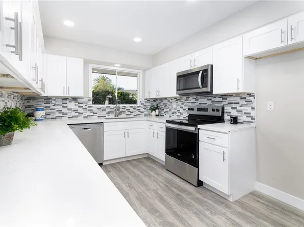 26750 Saint Andrews Dr, Menifee, CA 92586