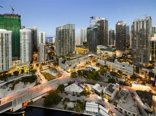 92 SW 3rd St APT 3901, Miami, FL 33130