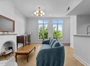 320 W Martin St APT 205, Raleigh, NC 27601