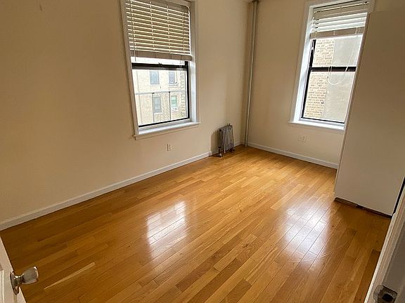 2nd image of 25 Saint Nicholas Ter APT 46
