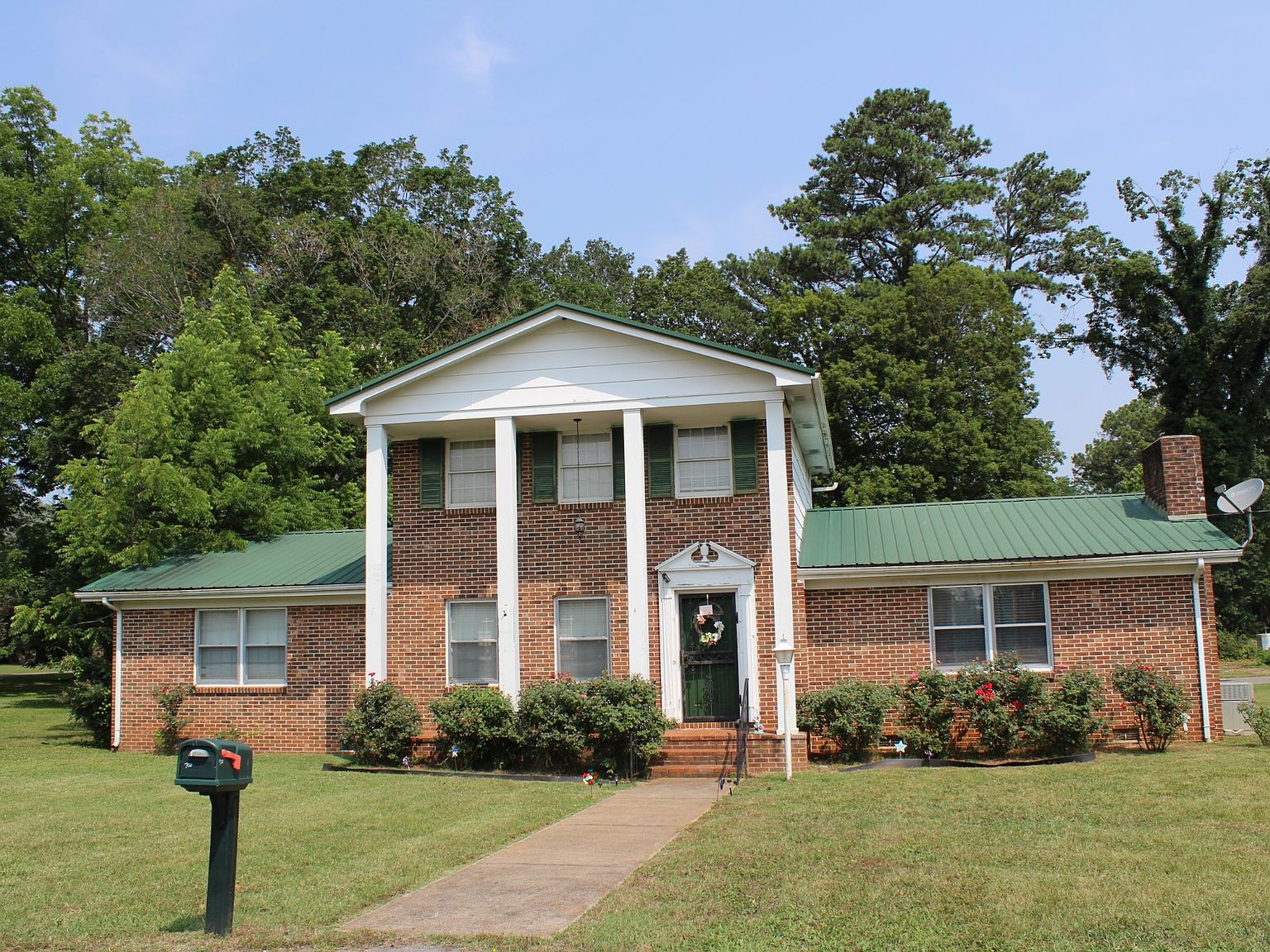 700 Broad St, Decherd, TN 37324 MLS 2538278 Zillow