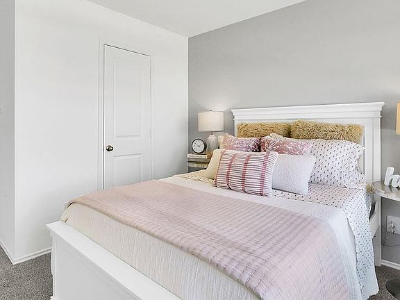 4th image of 1527 Cinque Terre Way