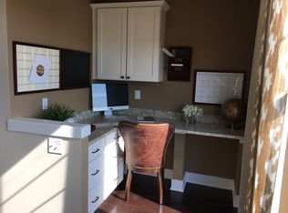 2633 Helmsdale Cir #1, Rochester Hills, MI 48307