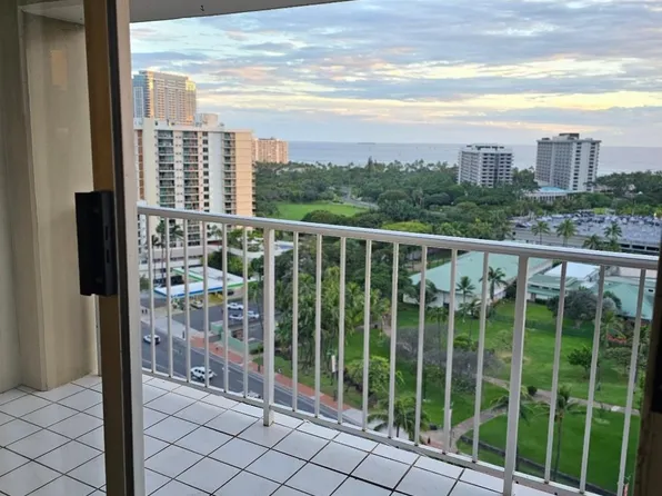 430 Keoniana St APT 1304, Honolulu, HI 96815