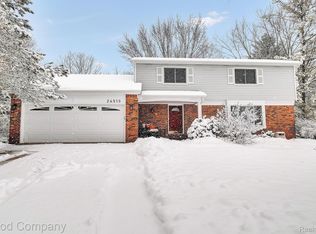 24513 Sarah Flynn Dr, Novi, MI