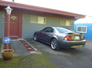 553 13th Ct, Coos Bay, OR