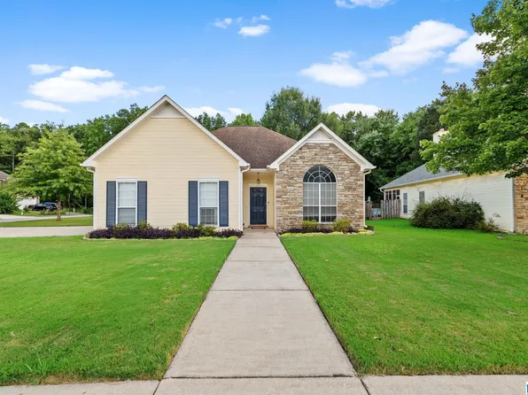 1700 Amberley Woods Pl, Helena, AL 35080