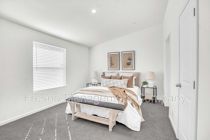 1st image of 5925 E Tulare Ave #117