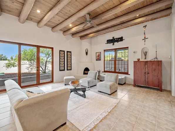 1033 Brisa Cir, Santa Fe, NM 87507