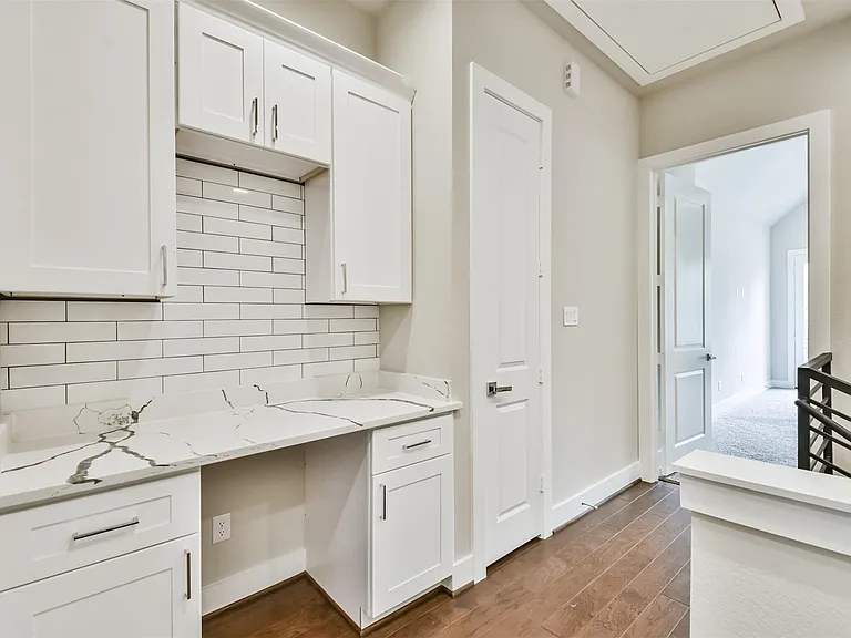 810 Mansfield St — Photo 27