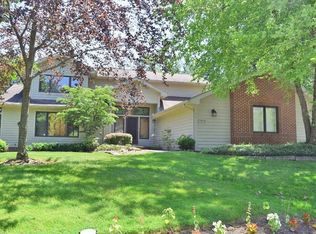 25410 Letchworth Rd, Beachwood, OH 44122