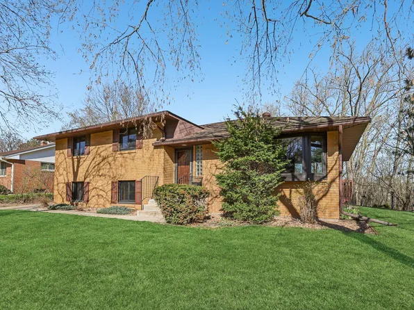 2526 Bittersweet Ln N, Maplewood, MN 55109