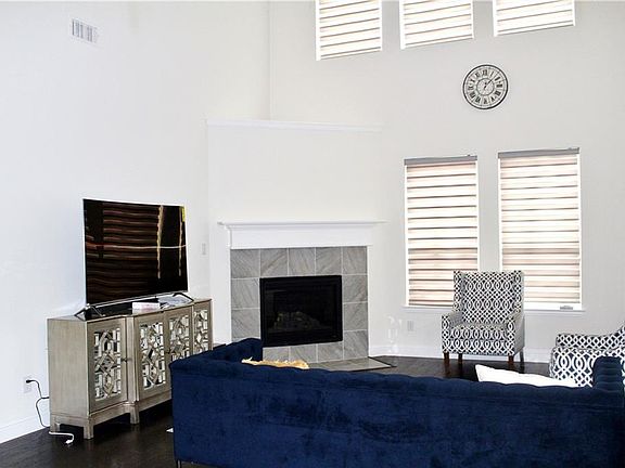 4th image of 2608 Walnut Creek Ln