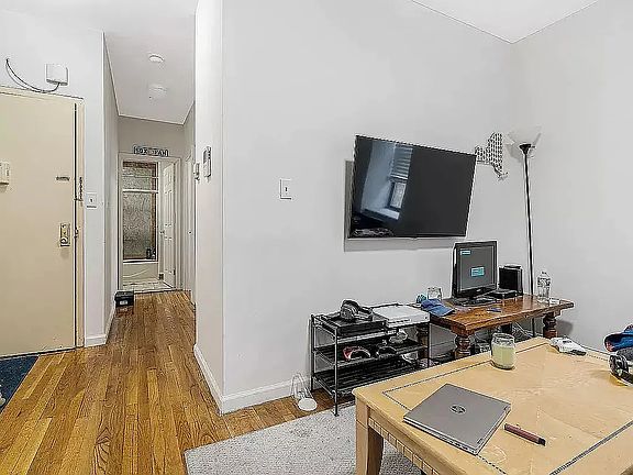 2nd image of 199 Orchard St Unit 4G