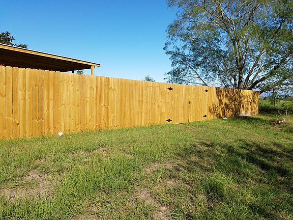 4th image of 2702 Sabal Palm Dr