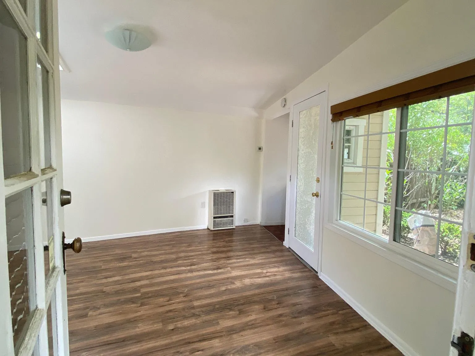 Studio, 250 sqft, $1,850 — Photo 3