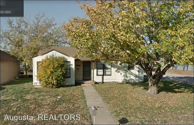 1st image of 2798 Beech St