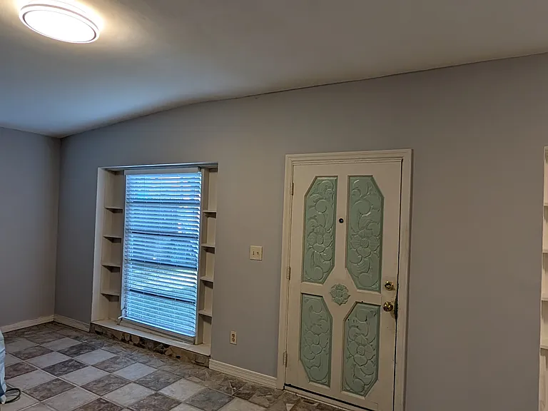 2132 Riviera Dr — Photo 35