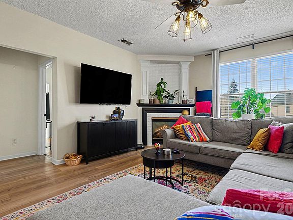 5th image of 4011 Lakota Ct