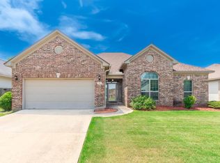 2 Westfield Dr, Little Rock, AR 72210