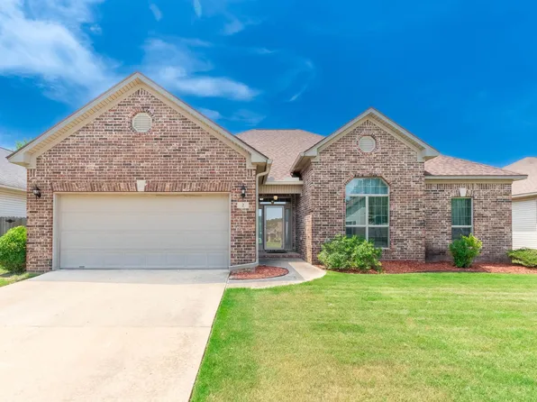 2 Westfield Dr, Little Rock, AR 72210