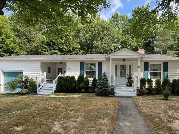 17 Porter St, Saint Stephen, NB E3L 2M8
