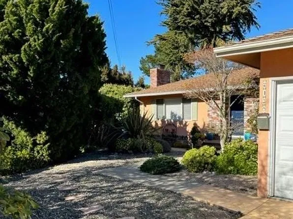 2130 Etna Pl, Monterey, CA 93940