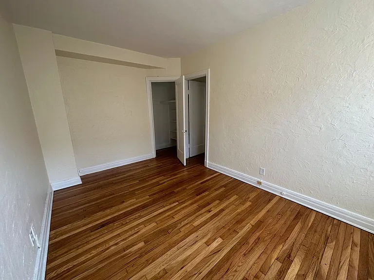 New King Edward Apartments — Photo 297