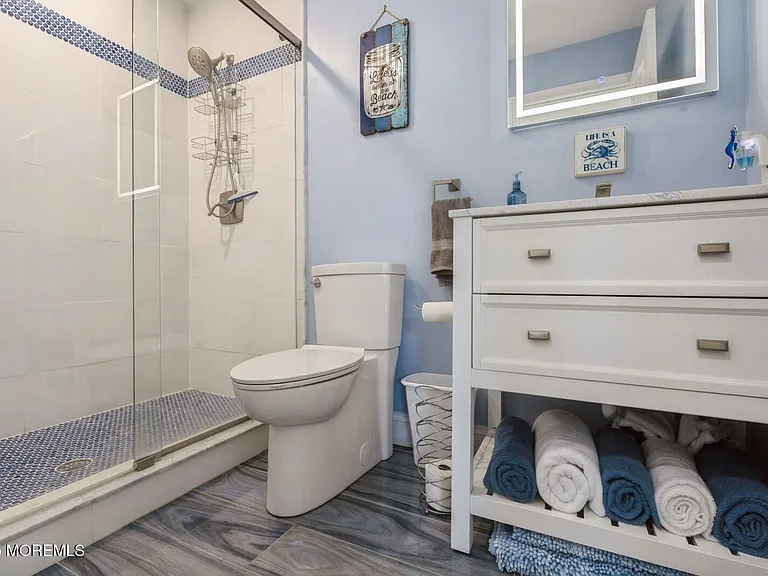 22 Longpoint Dr — Photo 24