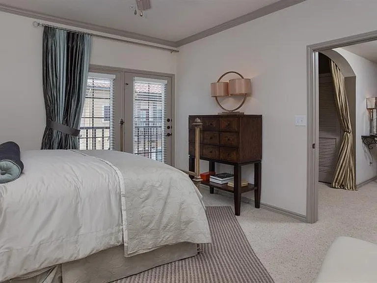 Estancia Townhomes — Photo 13