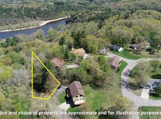 56 Redhawk Trl, Baraboo, WI 53913