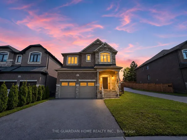 1227 Grandview St N, Oshawa, ON L1K 2S9