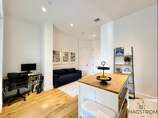 Rented by Hagstrom Management Inc | media 78