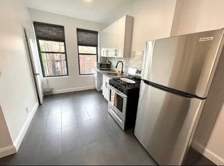 30-89 44th St #3R, Astoria, NY 11103