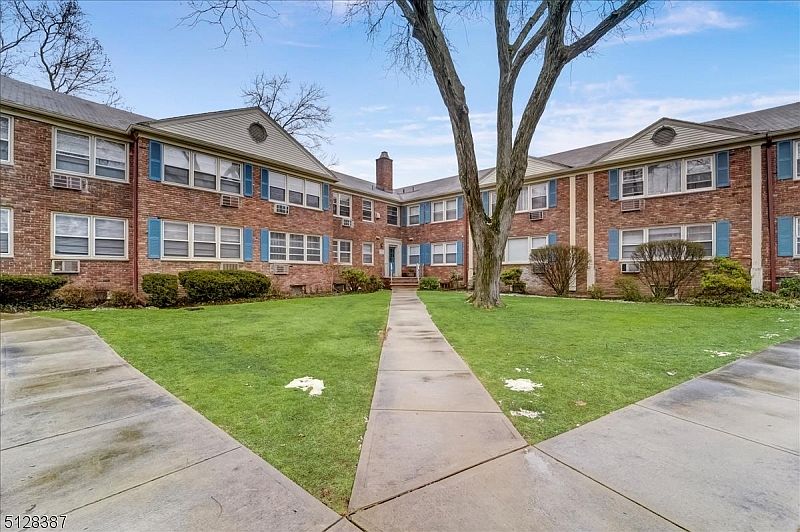 1st image of 24 Hutton Ave #51