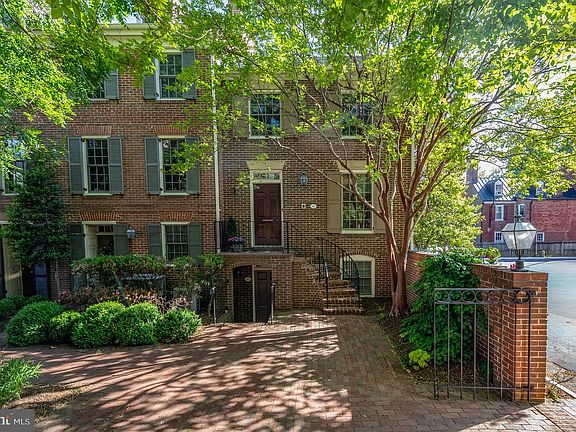 3rd image of 418 N Saint Asaph St