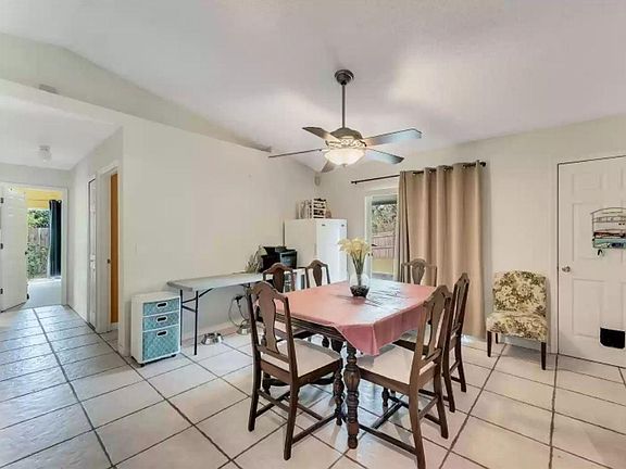 4th image of 13659 Glasser Ave