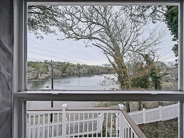 21 Hillside Rd, Plymouth, MA 02360