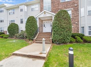 22 Mountain View Ct, Riverdale, NJ 07457