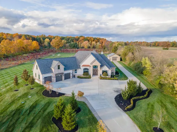 94 W Willis Rd, Saline, MI 48176