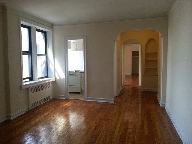 2nd image of 4306 45th St APT 5K