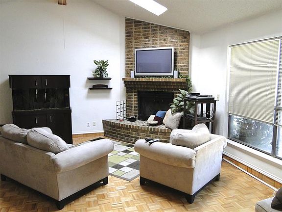 3rd image of 4522 Fairbanks Dr