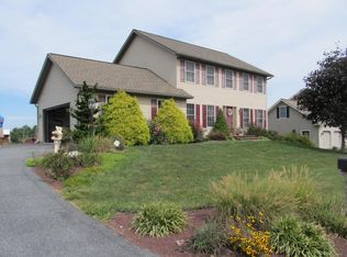 62 Eastfield Dr, Lebanon, PA 17042