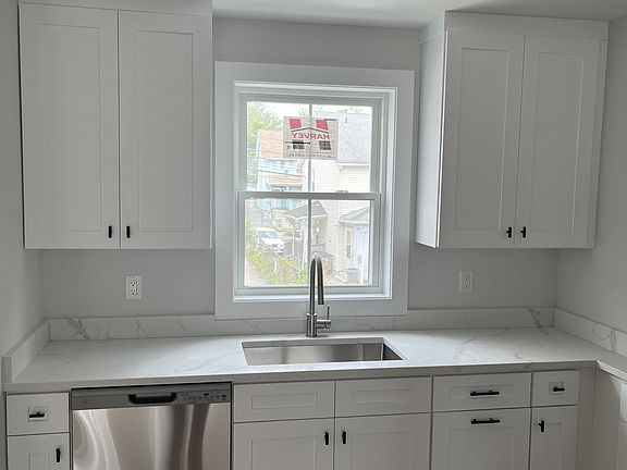 3rd image of 14 Taylor St