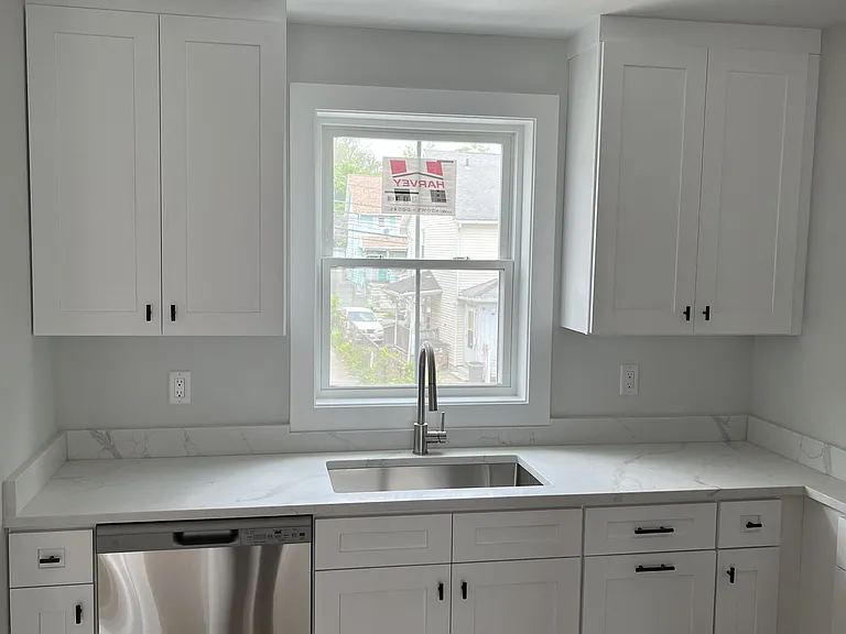 14 Taylor St — Photo 3